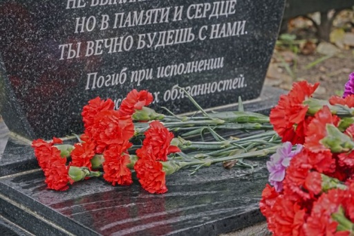 Свердловские Росгвардейцы почтили память погибших 26 лет назад товарищей