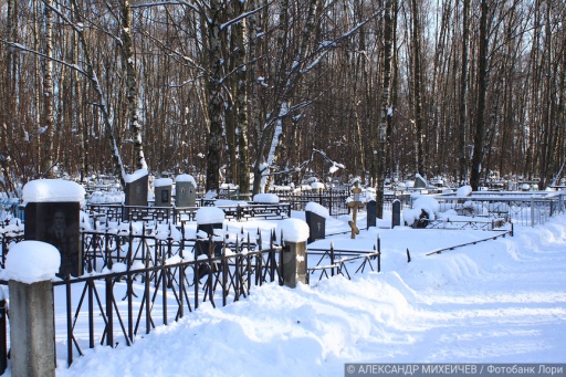 Вблизи дачного поселка в Екатеринбурге разрастается кладбище